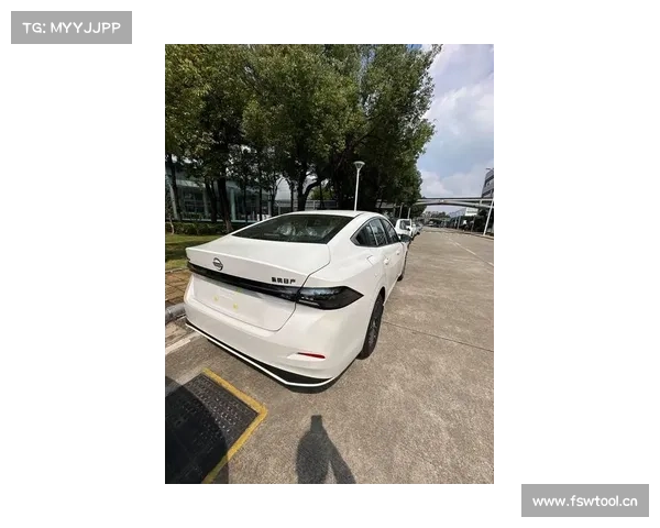 全新一代日产轩逸预告图曝光,颜值更高不再油腻 全新一代日产轩逸预告图曝光,颜值更高不再油腻